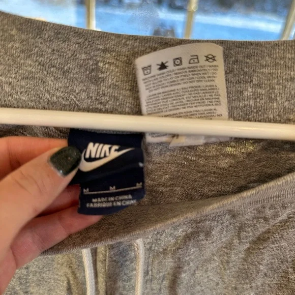 Nike Heather Gray Sweatpants - Picture 3 of 4